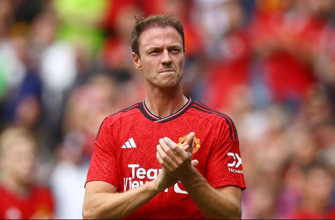 Premier League -Officielt: Evans stopper karrieren og får ny United-tjans 