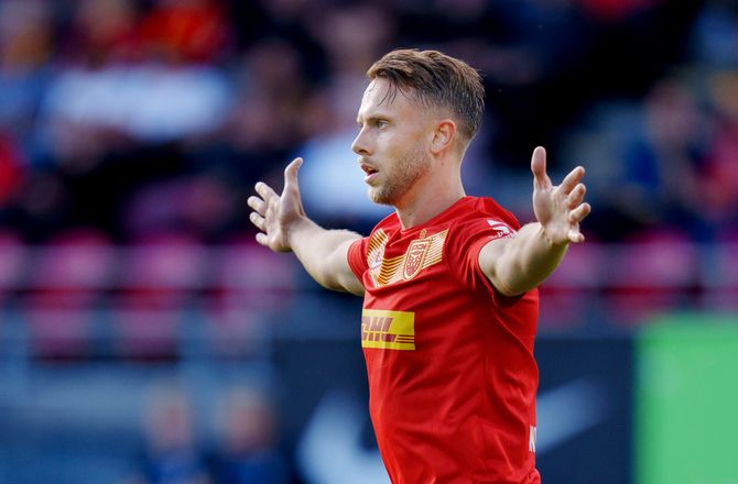 ECL -FCSB brokker sig over FCN: Hvorfor må de spille på kunst?