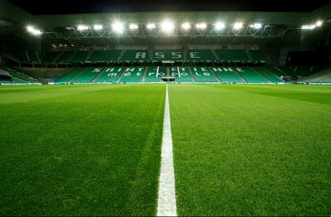 Ligue 2 -Stort slagsmål på stadion forsinker Ligue 2-kamp