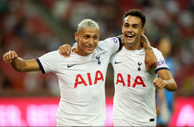 Ligue 1 -Avis: Monaco er i dialog med Reguilón