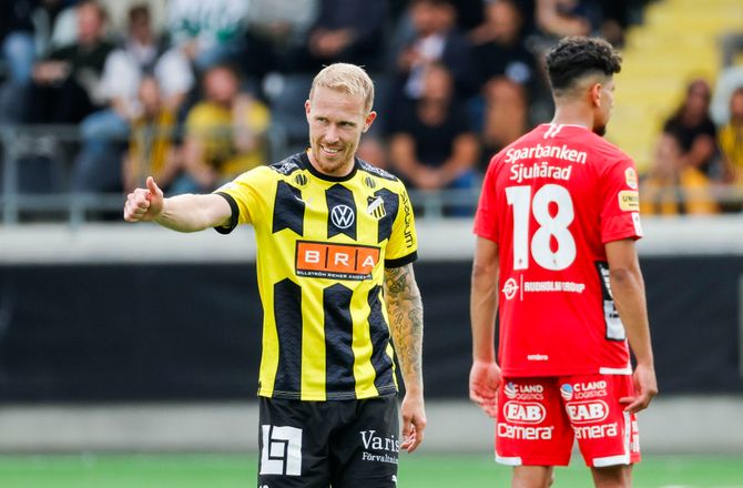 Allsvenskan -Rygaard i angreb på modstander: Hollywood-skuespiller