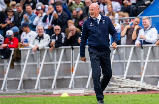 3F Superliga -AGF-chef har stor respekt for Hvidovre: De spiller god fodbold