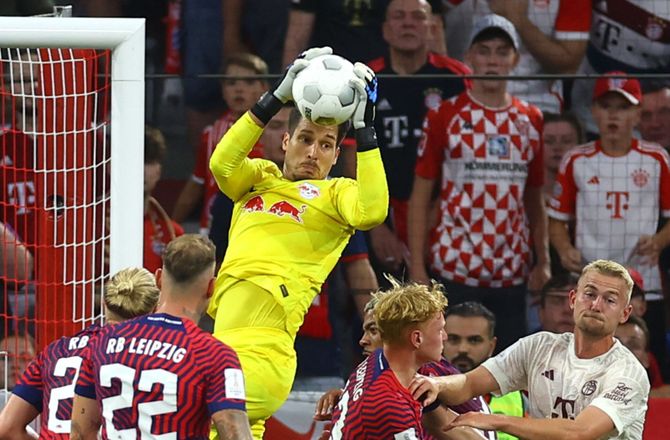 Bundesliga -Leipzig sender keeper på græs hos søsterklub