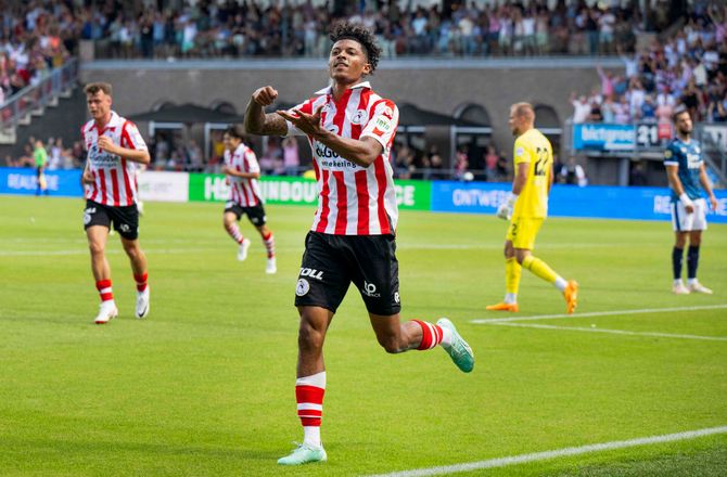 Æresdivisionen -Feyenoord er forsat uden sejr trods sent comeback