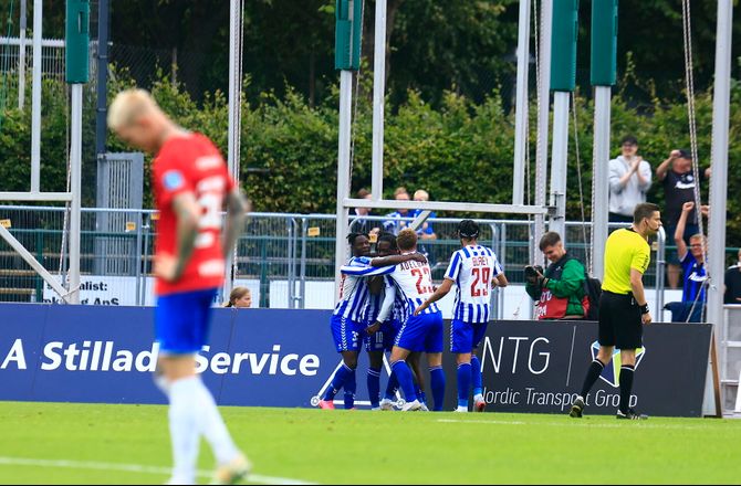 3F Superliga -Makienok fik debut i afklapsning: Straffet fra første minut
