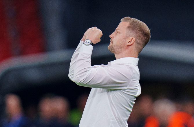 CL -Se videoen her: Journalist udvandrer fra FCK-pressemøde