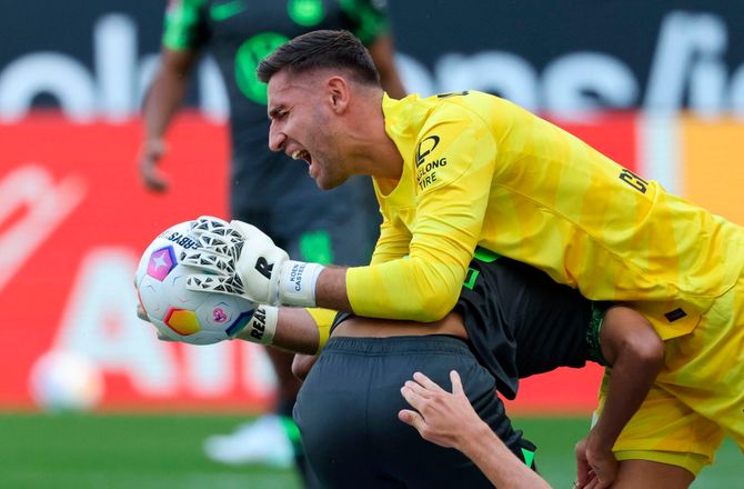 Bundesliga -Casteels forlader Wolfsburg til sommer – Grabara bringes i spil