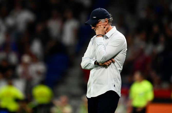 Lyon -Bekræftet: Lyon fyrer Laurent Blanc