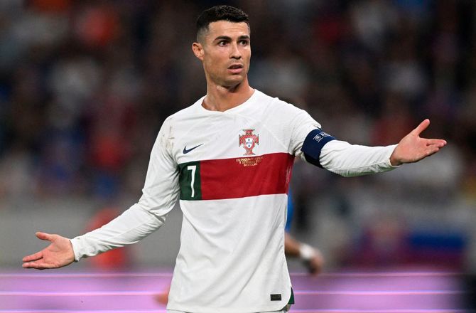AFC Champions League -Ronaldo er verdens rigeste spiller - tjener fem mio. om dagen