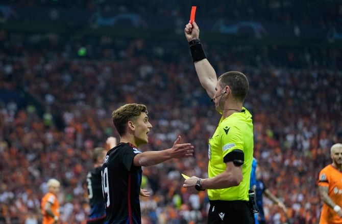 CL -Irriteret Lerager stoppede Jelert: Ti stille