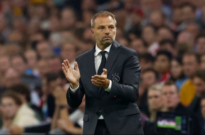 Æresdivisionen -Tidligere Ajax-chef forlænger i Rotterdam