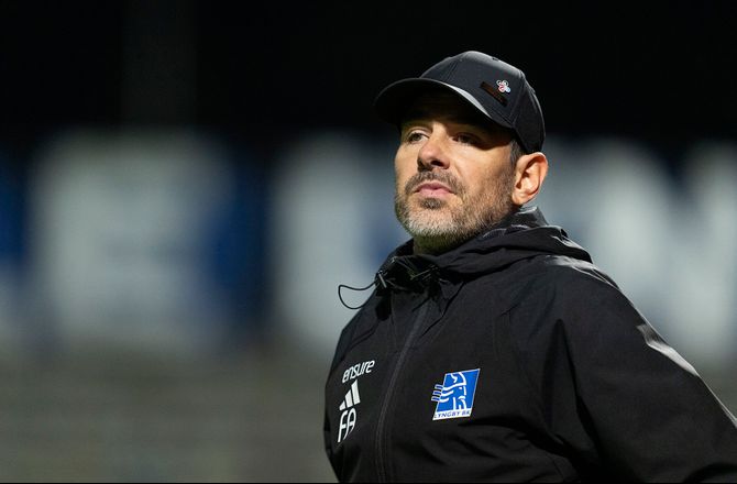 3F Superliga -Lyngby-træner efterlyser rødt kort: Dommeren kan have en offday