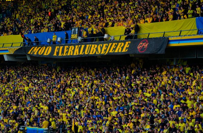 3F Superliga -Avis: Brøndby-fans kastede rotter på banen mod FCK