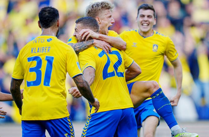 3F Superliga -LIGE PÅ: Brøndby melder sig som guldkandidater