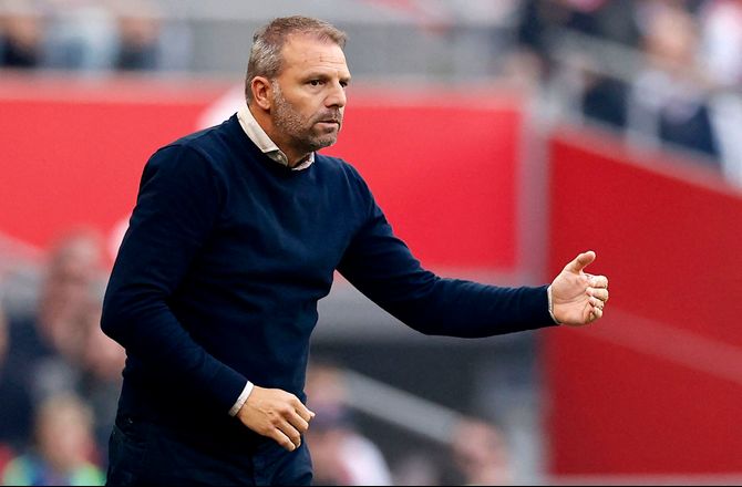Æresdivisionen -Presset Ajax-træner fastslår: Jeg er 100% forpligtet