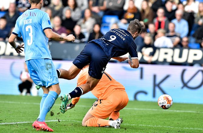 3F Superliga -Kæmpefejl af Randers-keeper: Han har sagt undskyld