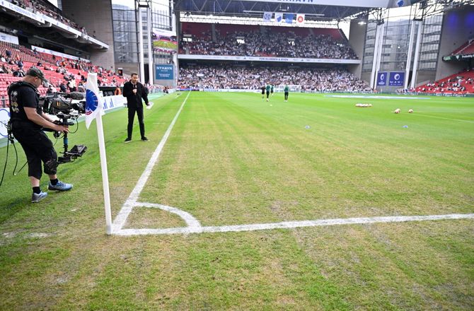 3F Superliga -Brøndby og AGF har bedste baner i SL - Parken skraber bunden