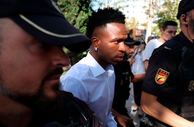 La Liga -Valencia afviser racisme-anklage: Vinicius Junior overdriver