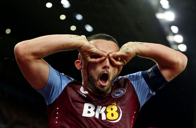 ECL -McGinn reddede Aston Villa dybt inde i overtiden