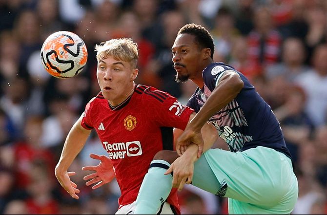Premier League -Pinnock udsat for racisme – Brentford tager skarp afstand