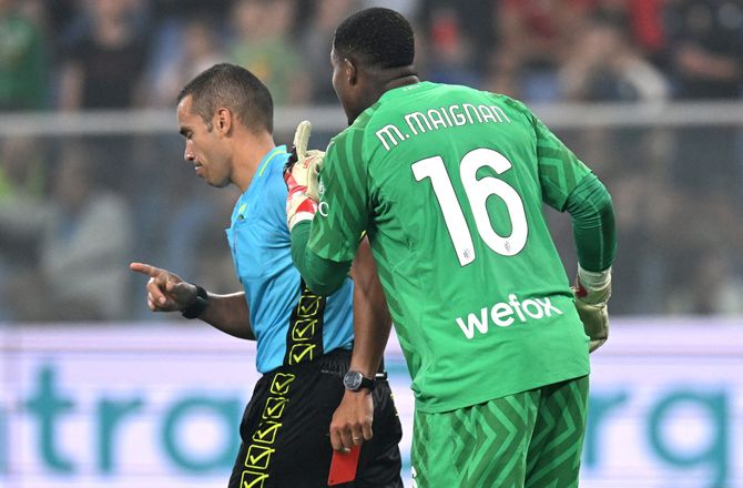 Serie A -Genoa-boss om Maignan-tackling: Det var et mordforsøg