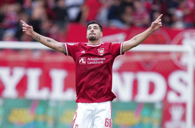 3F Superliga -Vejle-boss bekræfter interesse: Afklares i disse timer