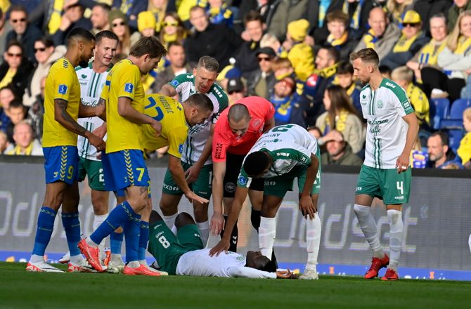 3F Superliga -Kvistgaarden prøvede stille og roligt: Det giver åbenbart gult