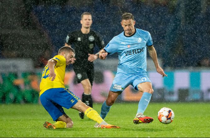 Oddset Pokalen -Randers-profil tager pokal-exit på sin kappe