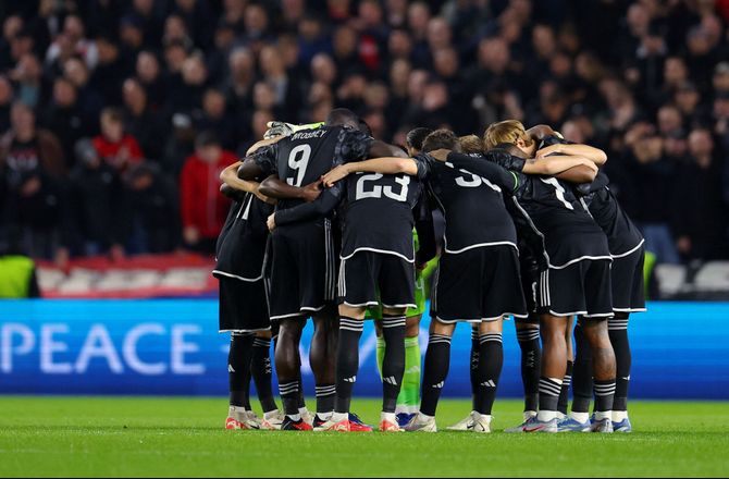 Æresdivisionen -Heerenveen stikker til Ajax: Lignede de havde vundet CL