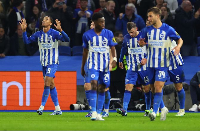 Europa League -Ni kampe uden sejr: Ajax blev nedlagt af Brighton