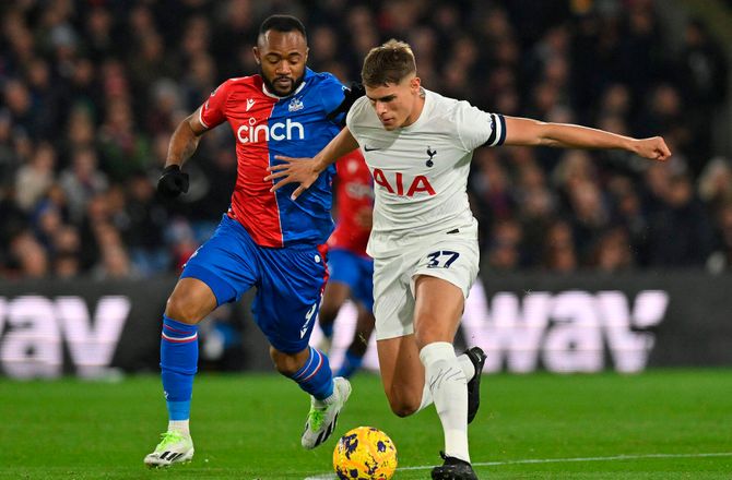 Premier League -Crystal Palace forlænger med Ayew