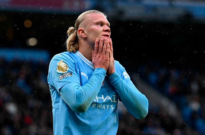 Op/nedrykningsspil -Haaland købte billetter til fans - nu er playoff-opgør aflyst