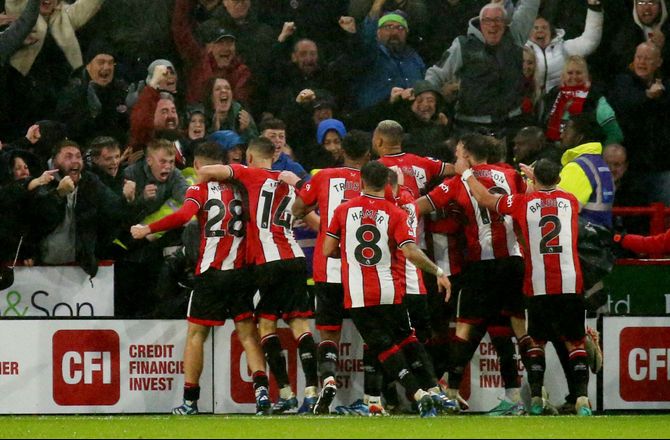 Championship -PL-nedrykker henter transferfri back