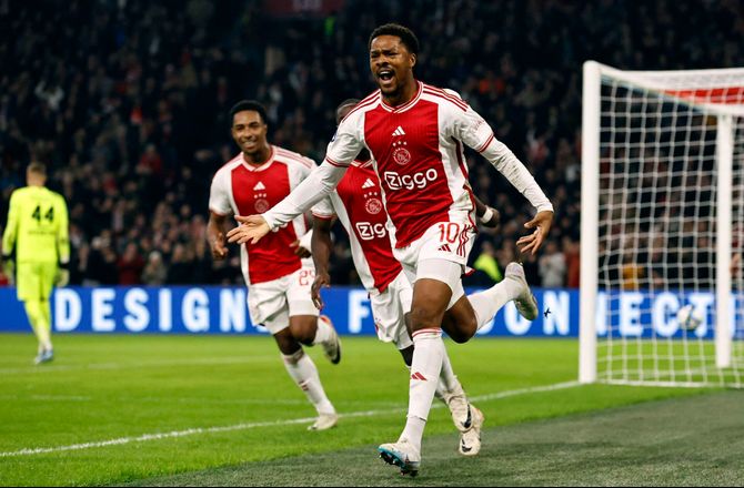 Æresdivisionen -Ajax-spids åbner op om svær tid: Vi er også mennesker