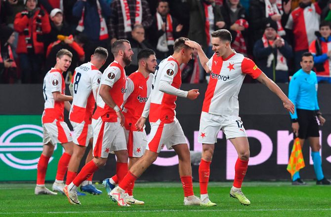 Allsvenskan -Östers IF sælger til Slavia for rekordbeløb