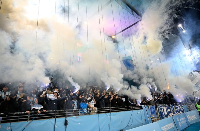Svenska Cupen -Svensk pokalfinale afbrudt efter et minut: Møde igang
