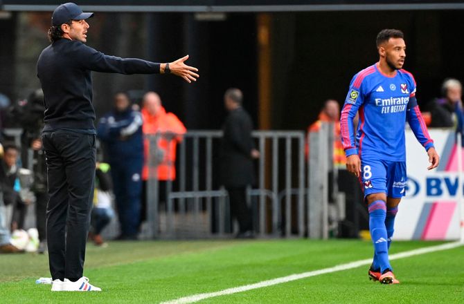 Ligue 1 -Lyon kæmper for at overleve: Flot fodbold betyder intet nu