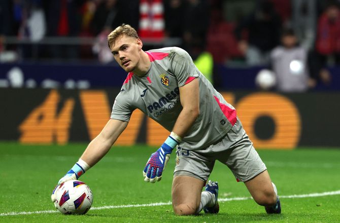 International -Jon Dahl: Svensk fodboldforbund holder øje med dansk keeper