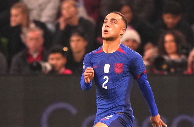 CONCACAF Nations League 1 -USA-træner revser stjerne efter torskedumt rødt kort