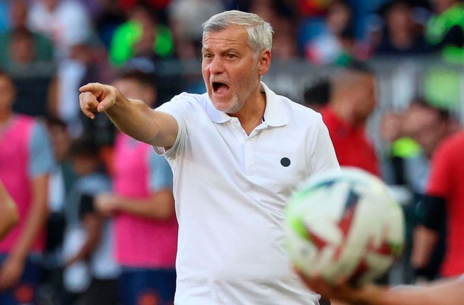 Ligue 1 -Rennes bryder med succestræner og henter gammel kending 