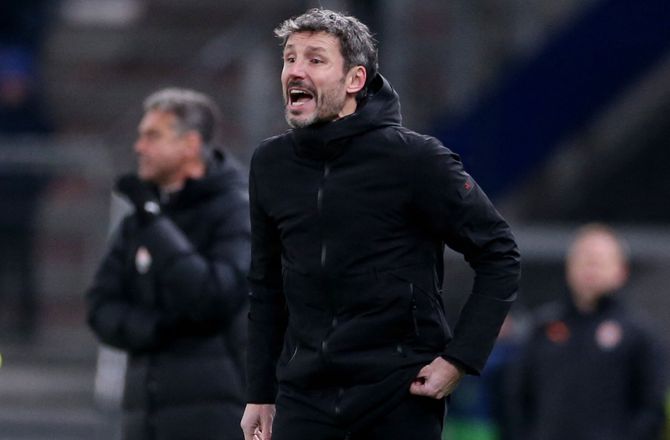Belgien -Belgien meldes tæt på Mark van Bommel