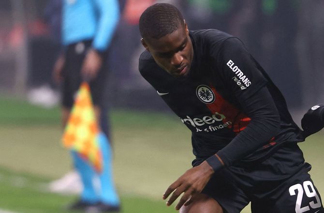 Bundesliga -Frankfurt afskiber Niels Nkounkou