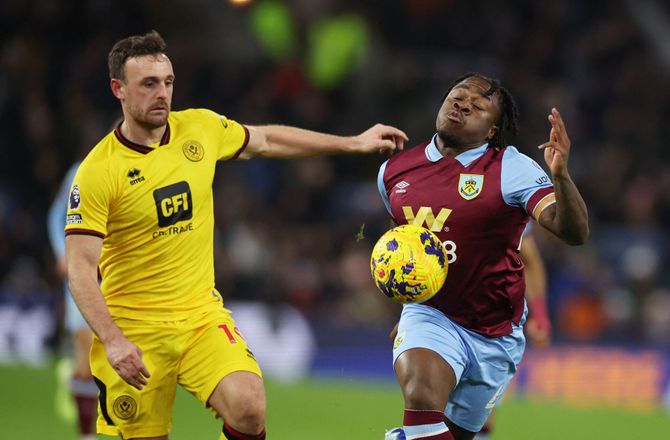 League One -Burnley hiver angriber hjem – udlejer ham til League One