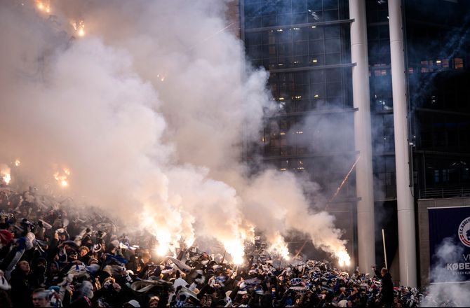 3F Superliga -FCK får kolossal bøde for pyroshow i Parken