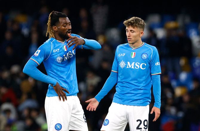 Serie A -Napoli-boss ser Lindstrøm-klip for at forstå ham bedre