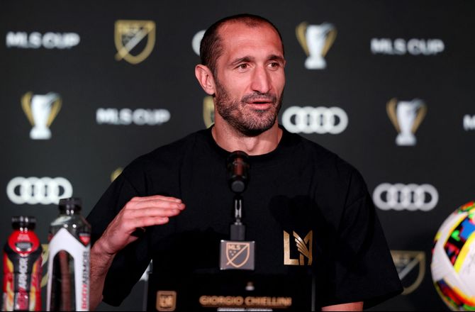 Juventus -Chiellini får ny rolle i Juventus-rokade