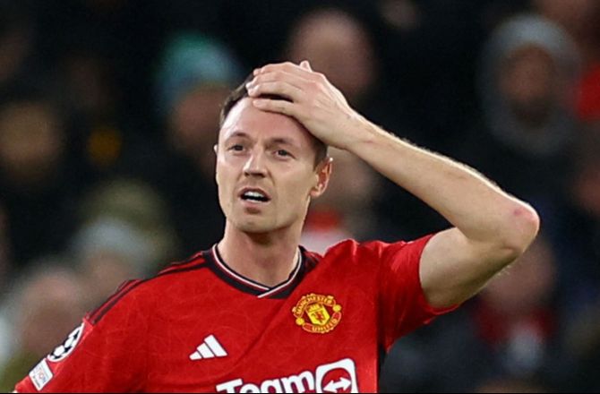 Premier League -United arbejder på fire forlængelser