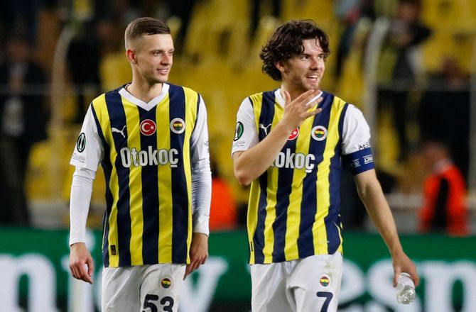 SüperLig -Fenerbahce sælger polsk landsholdsspiller 