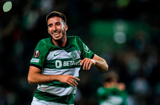 Bundesliga -Dortmund menes at lure på Sporting-forsvarer