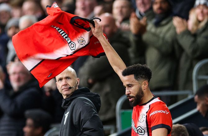 Premier League -Var tæt på karrierestop -  nu bliver Luton-profil belønnet